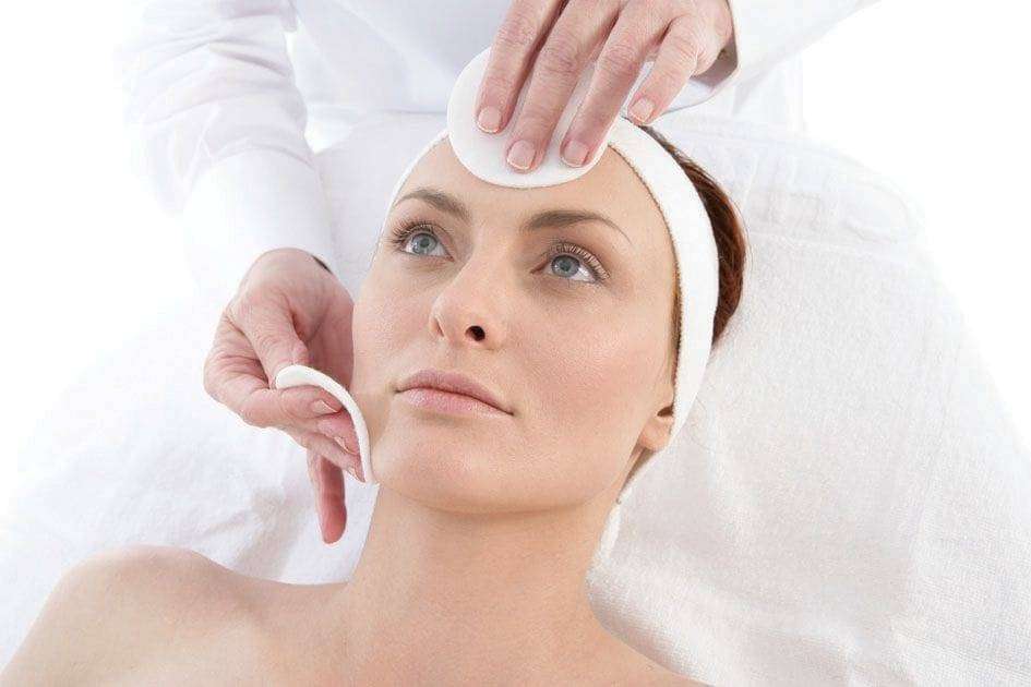 Косметический комплексный уход кожи программой обновления кожи лица или шеи ABR forte 