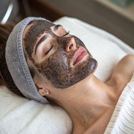 Карбоновый пилинг: лицо