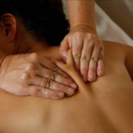 Медицинский массаж: спина (60 мин)